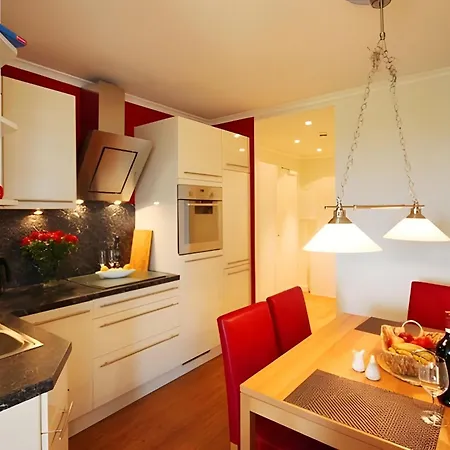 Bernstein We 10 Apartment *